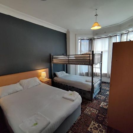 Guest House 46 블랙풀 외부 사진
